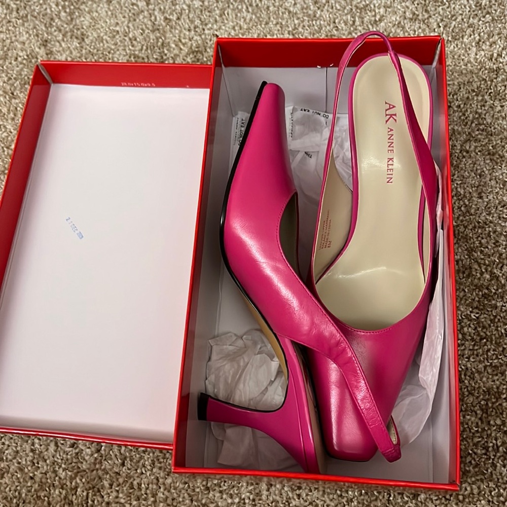 NWT ANNE KLEIN BERRY SLING BACK HEEL